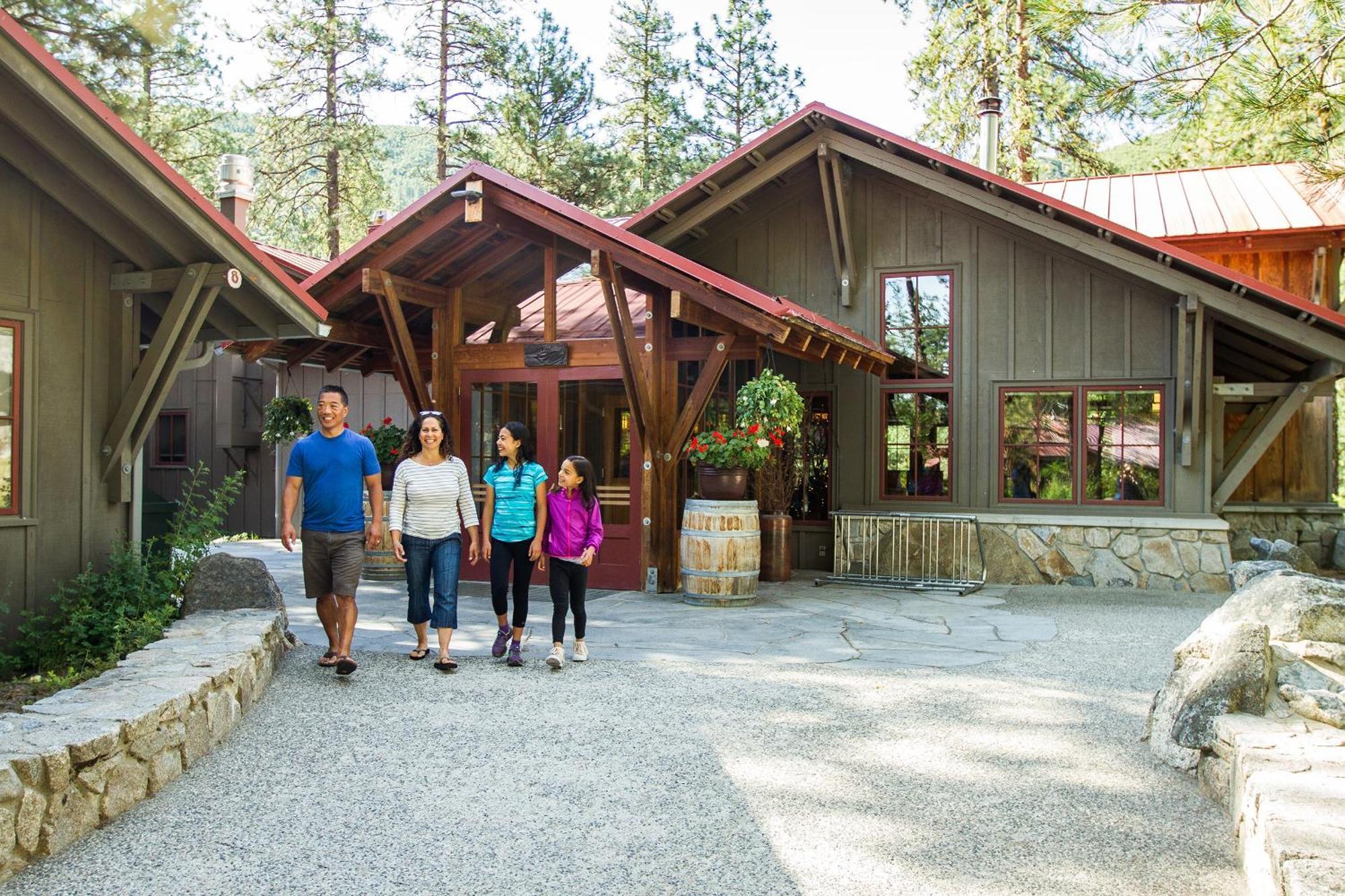 Sleeping Lady Mountain Resort Leavenworth Exterior photo
